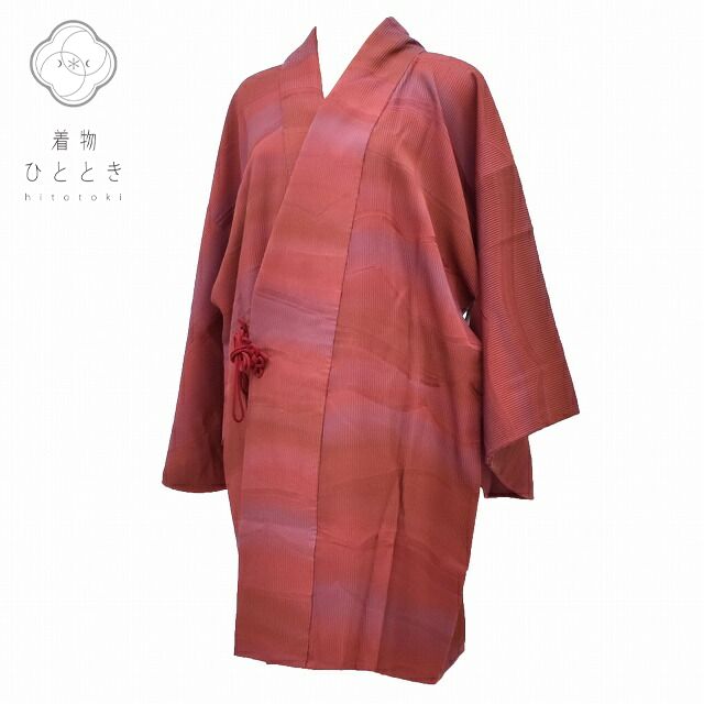 【中古】 リサイクル着物 身丈87.8cm 裄丈66.5cm リサイクル 道中着 正絹 仕立て上がり 秋用 冬用 塵除け 着物衿 はおり 幾何学文様 赤色系 特品 [ 着物 中古 帯 リサイクル 振袖 浴衣 袴 和服 古着 ] pp0143b