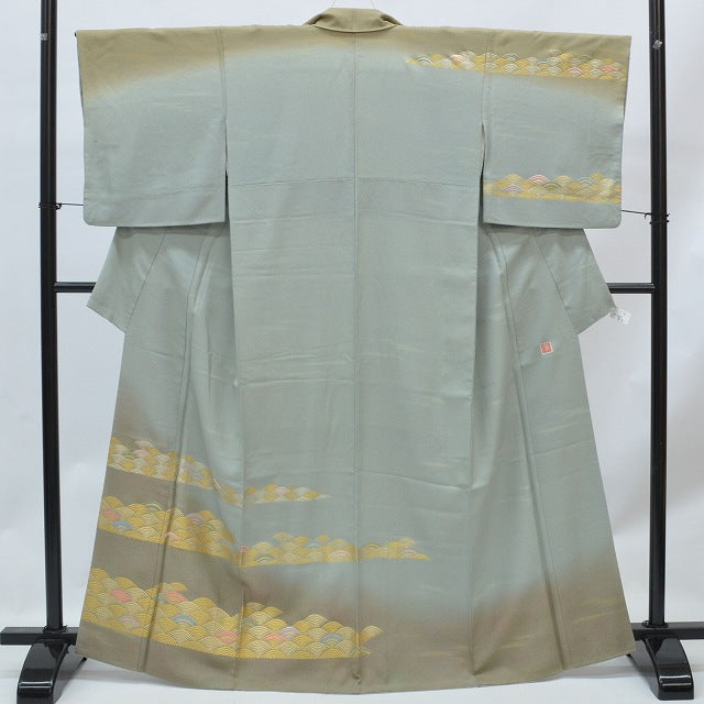 Vintage Japanese Kimono | Houmongi | Green Silk | Seigaiha Wave | One Crest | Hanai Yukiko Designer | Petite Size S | Sustainable | qq1934b
