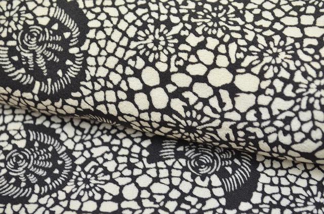 Vintage Japanese Kimono | Komon | White Black Silk Crepe | Bird Pattern | Yokotani Nansho Artist | Size L | Sustainable | qq2288b