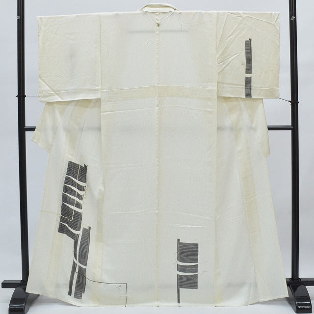 Vintage Japanese Kimono | Tsukesage | White Silk | Bird Pattern | One Crest | Unlined | Size M | Sustainable | qq2356b