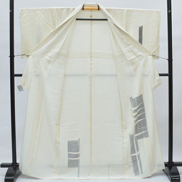 Vintage Japanese Kimono | Tsukesage | White Silk | Bird Pattern | One Crest | Unlined | Size M | Sustainable | qq2356b