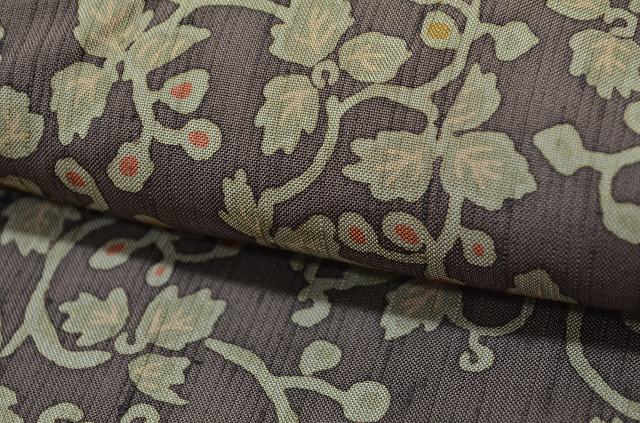 Vintage Japanese Kimono | Tsumugi Kimono | Brown Silk | Arabesque Pattern | Artist Signed | Size M | Sustainable | rr0277b