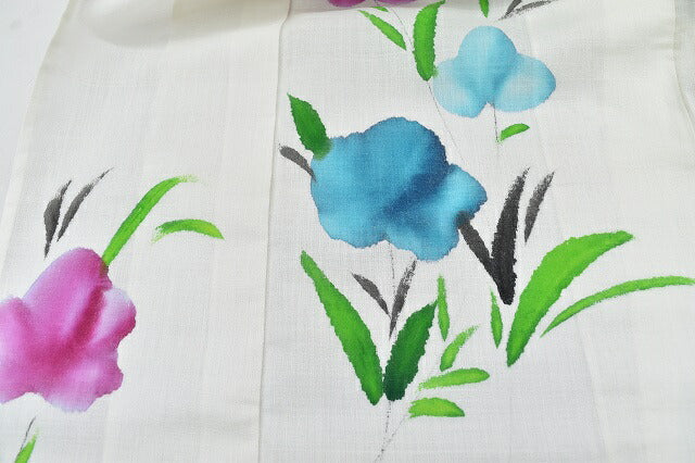 Vintage Japanese Yukata | Women's Yukata | White Synthetic | Floral Pattern | Size M | Sustainable | rr0447b