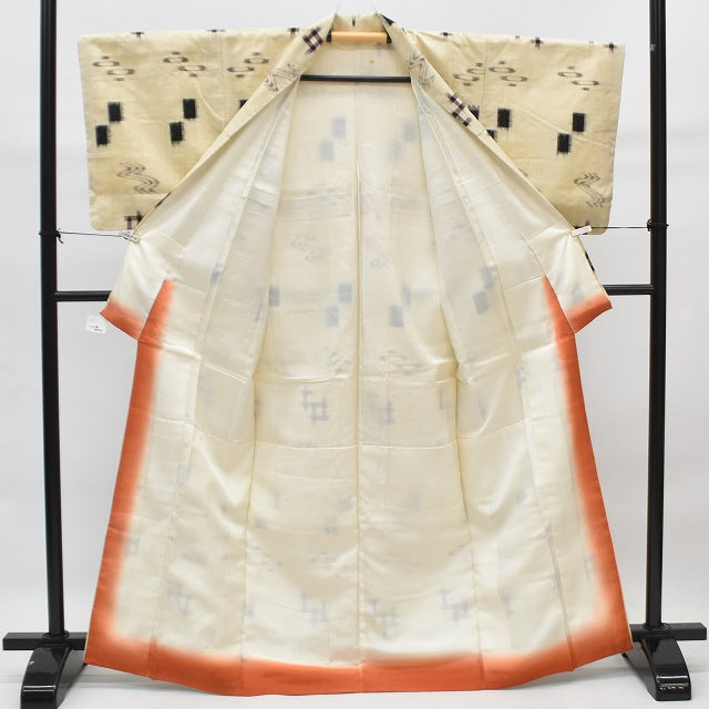 Vintage Japanese Kimono | Tsumugi Kimono | Beige Silk | Kasuri Pattern | Size M | Sustainable | rr0754b