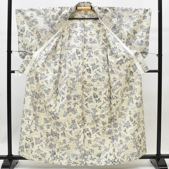 Vintage Japanese Kimono | Tsumugi Kimono | White Silk | Stream Floral Pattern | Unlined | Size S | Sustainable | rr1007b
