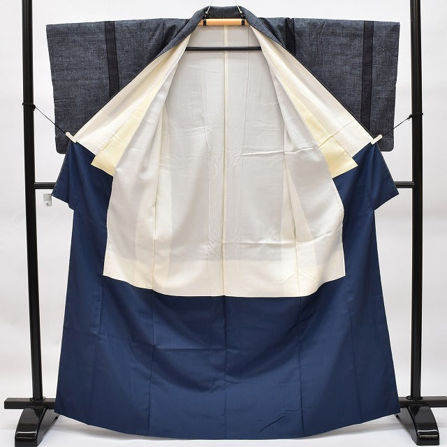 Vintage Japanese Kimono | Mawata Tsumugi Kimono | Navy Silk | Tortoiseshell Kasuri Pattern | Size M | Sustainable | rr1970b