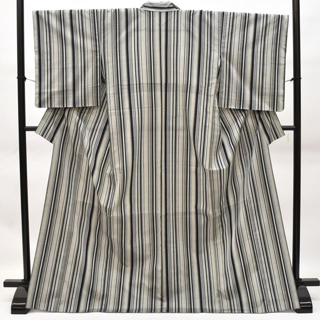 Vintage Japanese Kimono | Tsumugi Kimono | Gray Silk | Stripe Pattern | Unlined | Size L | Sustainable | rr2011b