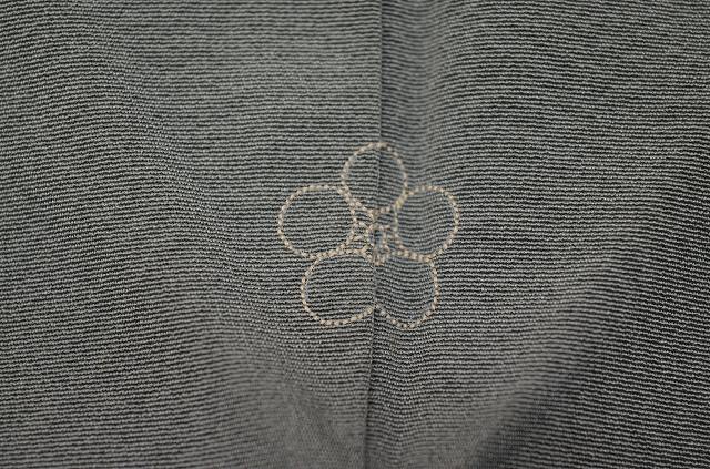 Vintage Japanese Kimono | Houmongi Kimono | Dark Gray Silk | Kasumi Floral Circle | One Crest | Size SS-L | Sustainable | rr2147b