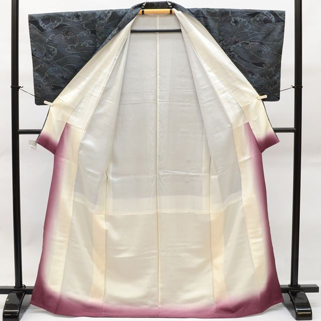 Vintage Japanese Kimono | Oshima Tsumugi | Black Silk | Wave Pattern | Excellent | Size M | Sustainable | ss0022b