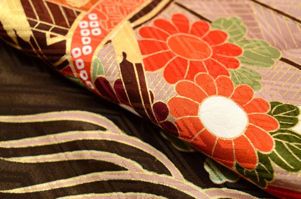 Vintage Japanese Kimono | Furisode | Red Silk | Kanze-mizu Court Carriage | Retro | Size L | Sustainable | ss0053b