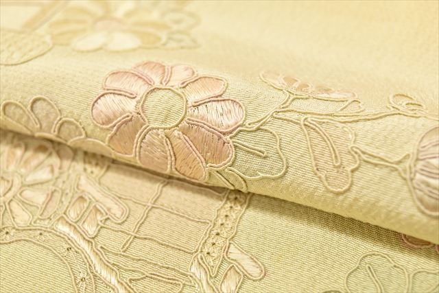 Vintage Japanese Kimono | Houmongi | Beige Silk | Heian Landscape | One Crest | Suzhou Embroidery | Size L | Sustainable | ss0756b