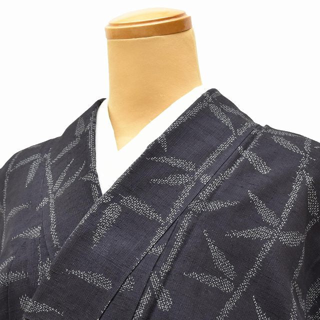 Vintage Japanese Kimono | Yuki Tsumugi | Navy Silk | Botanical Pattern | UNESCO Heritage | Size M | Sustainable | ss0977b