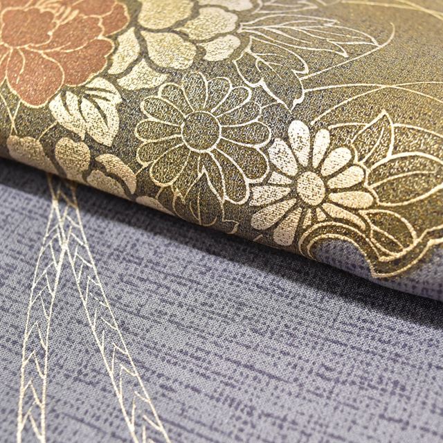 Vintage Japanese Kimono | Dyed Oshima Tsumugi | Gray Silk | Snow Circle Floral | Petite Size SS | Sustainable | ss1259b