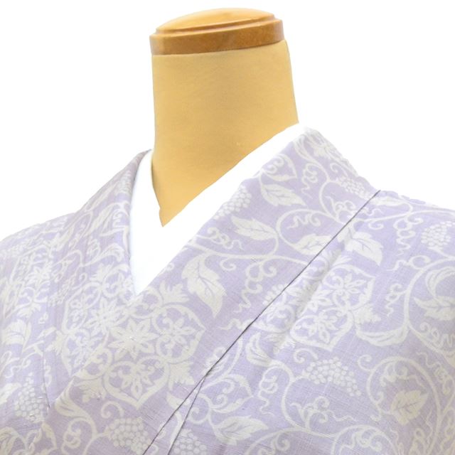 Vintage Japanese Kimono | Tsumugi | White Purple Silk | Grape Pattern | Excellent | Size M | Sustainable | ss1542b