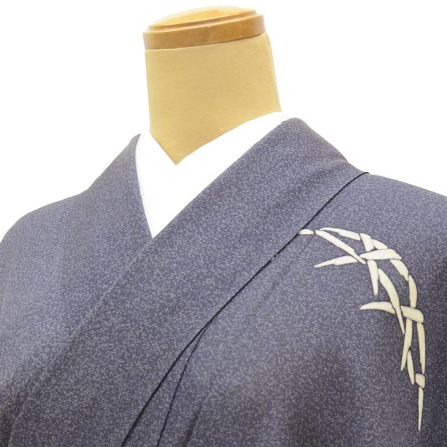 Vintage Japanese Kimono | Summer Dyed Oshima Tsumugi | Gray Silk | Botanical | Certified | Petite Size S | Sustainable | ss1544b