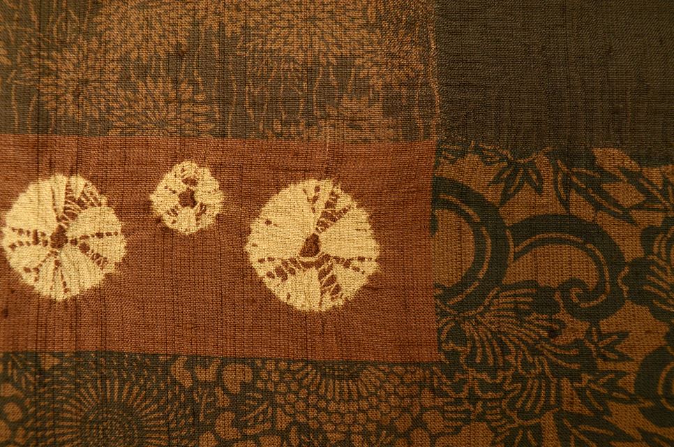 Vintage Japanese Kimono | Mawata Tsumugi | Brown Silk | Floral | Yoshizawa Yoichi 7th Gen Craft Master | Sustainable | ssc0060a20