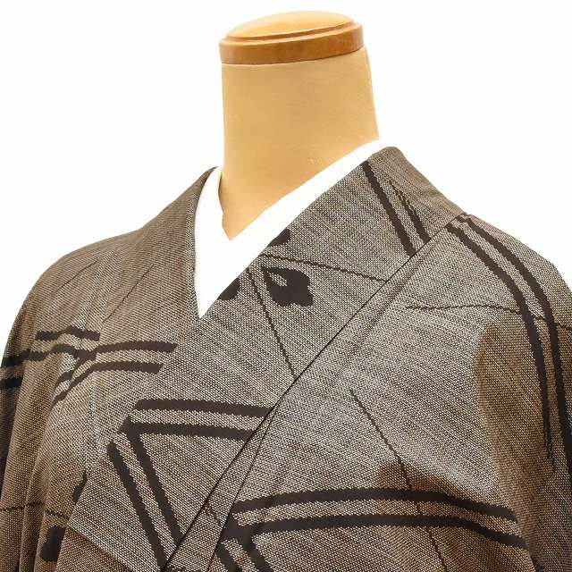 Vintage Japanese Kimono | Oshima Tsumugi | Brown Silk | Floral Diamond | Mud-dyed | 9-thread | Dry-cleaned | Sustainable | ssc1212a20