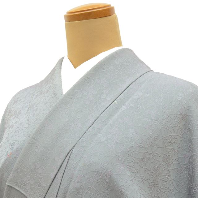 [Used] Komon (small patterned) recycled kimono, pure silk, sleeve length 66.5cm (26.2in), body length 160.0cm (63.0in), size M, gray, floral pattern, with signature, crest, high quality, lined, semi-formal, spring, summer, autumn, winter, ready-made. 