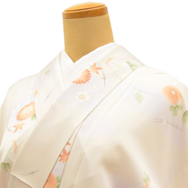 Recycled Kimono, Komon (small patterned kimono), Unlined, Synthetic Fiber, Ready-made, Sleeve Length 67.7cm (26.7in), Body Length 165.0cm (65.0in), Size L, Beige, Chrysanthemum and Plant Pattern, Washable Kimono, tt0163b [Used] [r26] 