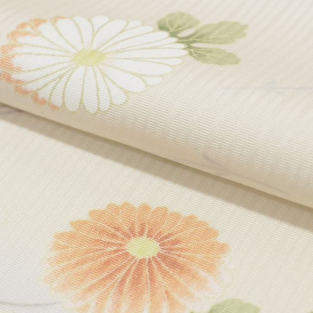 Recycled Kimono, Komon (small patterned kimono), Unlined, Synthetic Fiber, Ready-made, Sleeve Length 67.7cm (26.7in), Body Length 165.0cm (65.0in), Size L, Beige, Chrysanthemum and Plant Pattern, Washable Kimono, tt0163b [Used] [r26] 