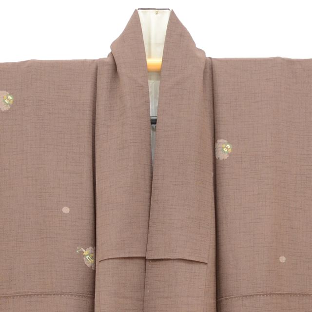 [Used] Komon (small patterned) recycled kimono, pure silk, sleeve length 63.0cm (24.8in), body length 158.0cm (62.2in), size M, brown, snow ring pattern, crepe fabric, lined, high quality, semi-formal, spring, summer, autumn, winter, ready-made. 