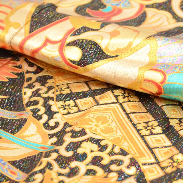 [Used] Recycled Kimono, Irouchikake (Wedding Kimono), Pure Silk, Sleeve Length 67.0cm (26.4in), Body Length 200.0cm (78.7in), Size LL, Black with Gold Tones, Phoenix and Butterfly Pattern, Gold Embellishments, tt0870b [Japanese Clothing, Outlet, Kimono] 