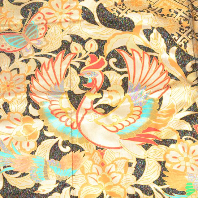 [Used] Recycled Kimono, Irouchikake (Wedding Kimono), Pure Silk, Sleeve Length 67.0cm (26.4in), Body Length 200.0cm (78.7in), Size LL, Black with Gold Tones, Phoenix and Butterfly Pattern, Gold Embellishments, tt0870b [Japanese Clothing, Outlet, Kimono] 