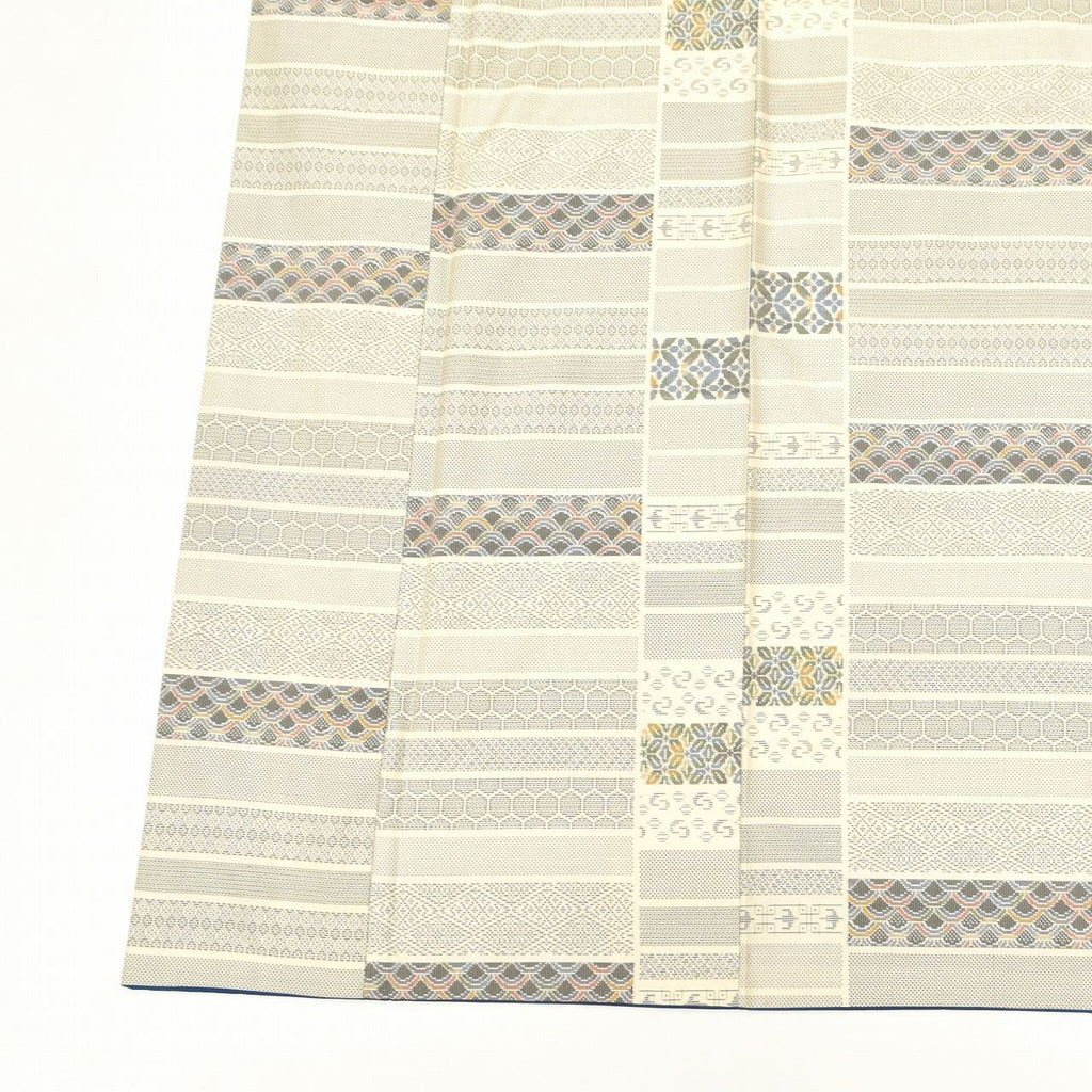 Vintage Japanese Kimono | White Oshima Tsumugi | White Silk | Seigaiha Tortoiseshell | 7-thread | Petite Size S | Sustainable | tt0875b