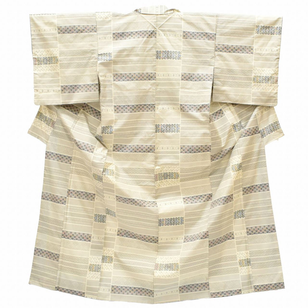 Vintage Japanese Kimono | White Oshima Tsumugi | White Silk | Seigaiha Tortoiseshell | 7-thread | Petite Size S | Sustainable | tt0875b