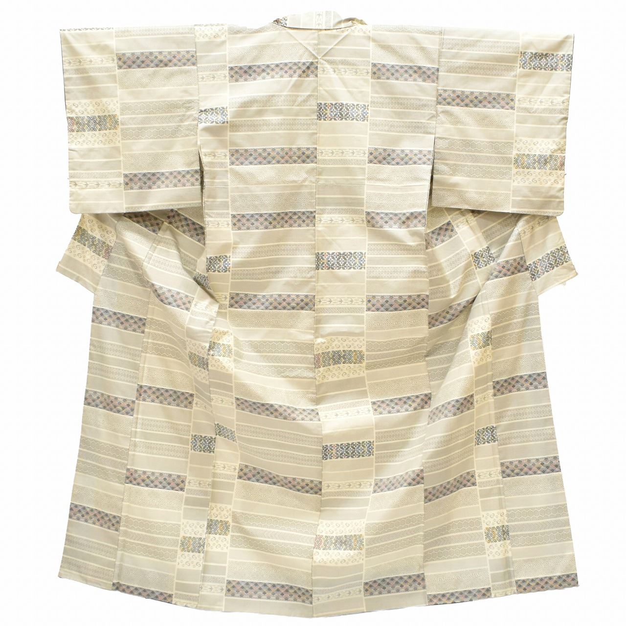 Vintage Japanese Kimono | White Oshima Tsumugi | White Silk | Seigaiha Tortoiseshell | 7-thread | Petite Size S | Sustainable | tt0875b
