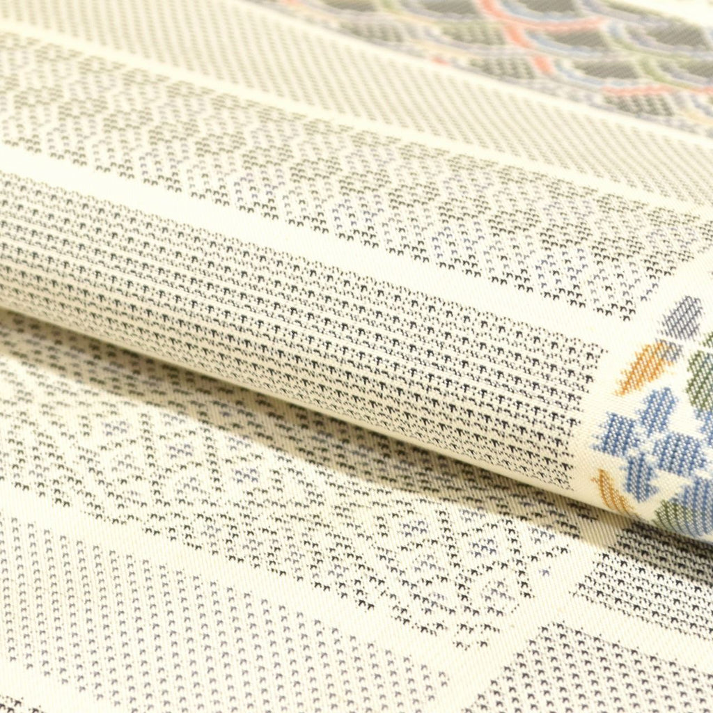 Vintage Japanese Kimono | White Oshima Tsumugi | White Silk | Seigaiha Tortoiseshell | 7-thread | Petite Size S | Sustainable | tt0875b