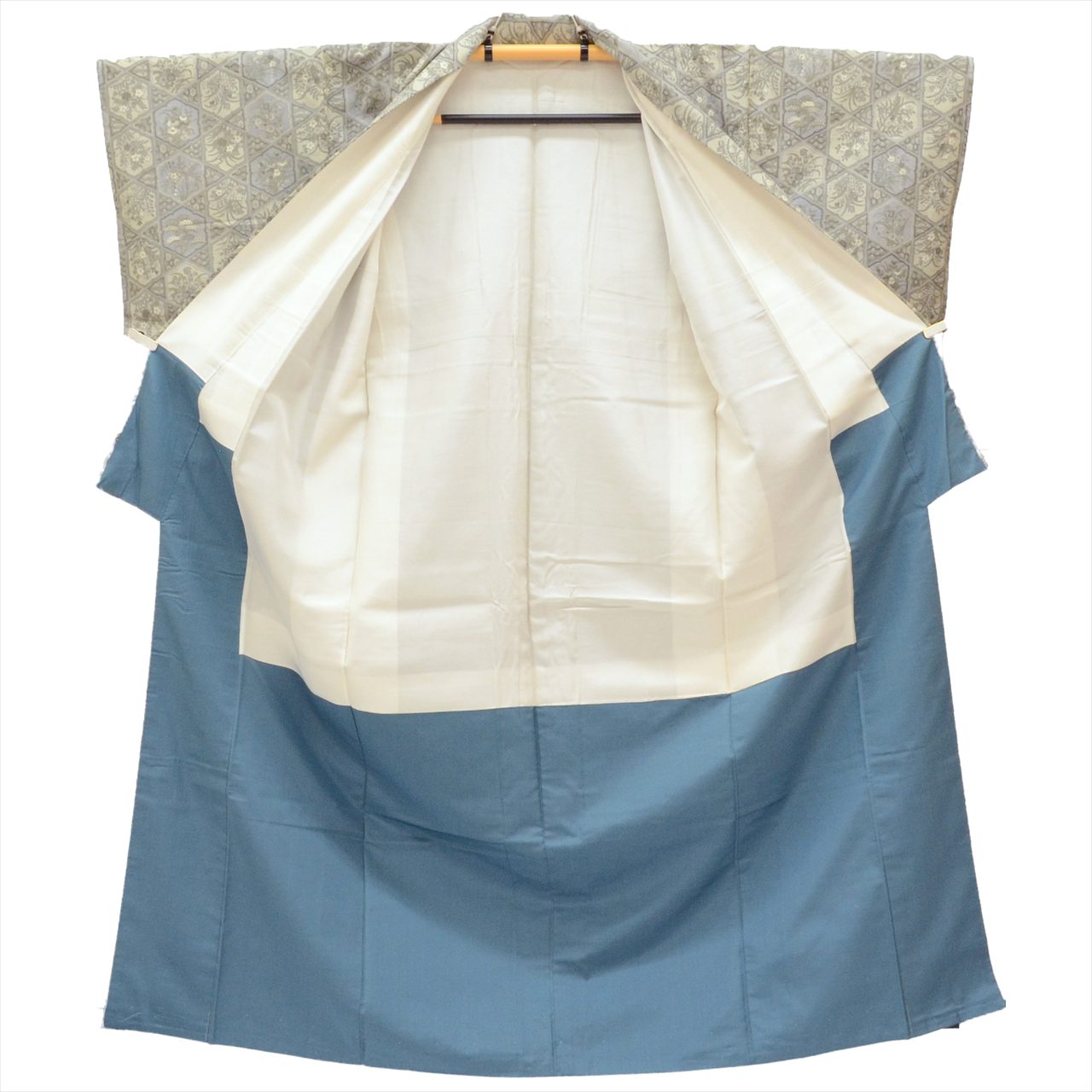 Vintage Japanese Kimono | Tsumugi | Gray Silk | Tortoiseshell Floral | Unused | Size M | Sustainable | tt1061b
