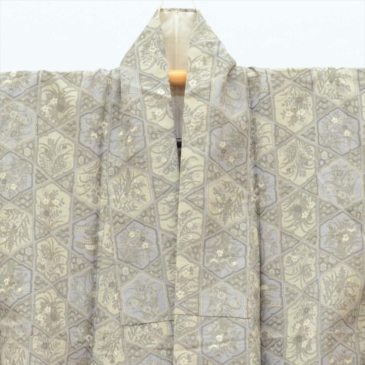 Vintage Japanese Kimono | Tsumugi | Gray Silk | Tortoiseshell Floral | Unused | Size M | Sustainable | tt1061b