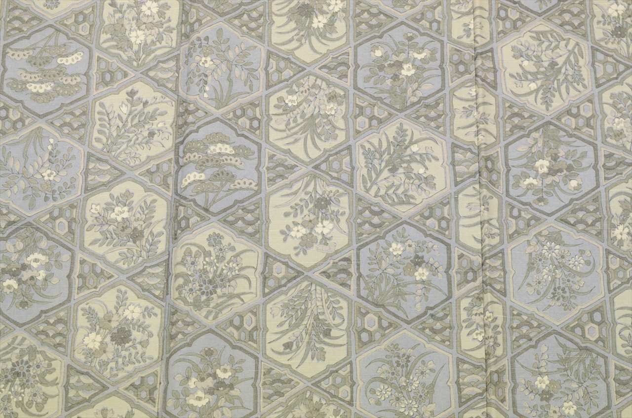 Vintage Japanese Kimono | Tsumugi | Gray Silk | Tortoiseshell Floral | Unused | Size M | Sustainable | tt1061b