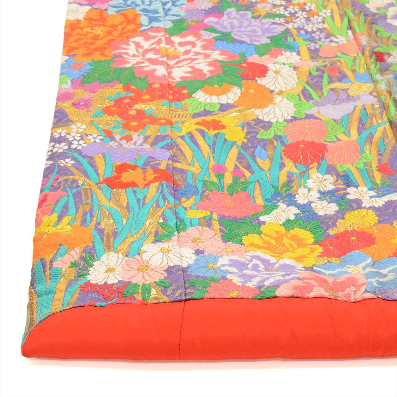 [Used] Silk Uchikake (wedding kimono), Length 195.0cm (76.8in) (L), Sleeve Length 67.0cm (26.4in), Recycled Kimono, Purple, Four Seasons Floral Pattern, Tang Weave, Gold Leaf, tt1175b [Japanese Clothing, Outlet, Kimono] 