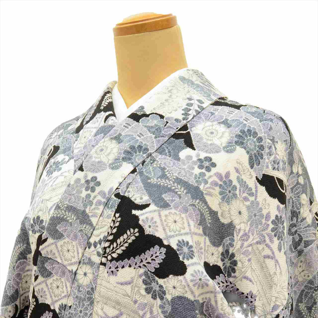 [Used] Komon (small patterned) recycled kimono, pure silk, length 154.5cm (60.8in) (size S), sleeve length 67.0cm (26.4in), white, landscape and floral pattern, crepe fabric, lined, high quality, semi-formal, spring, summer, autumn, winter, ready-made. 