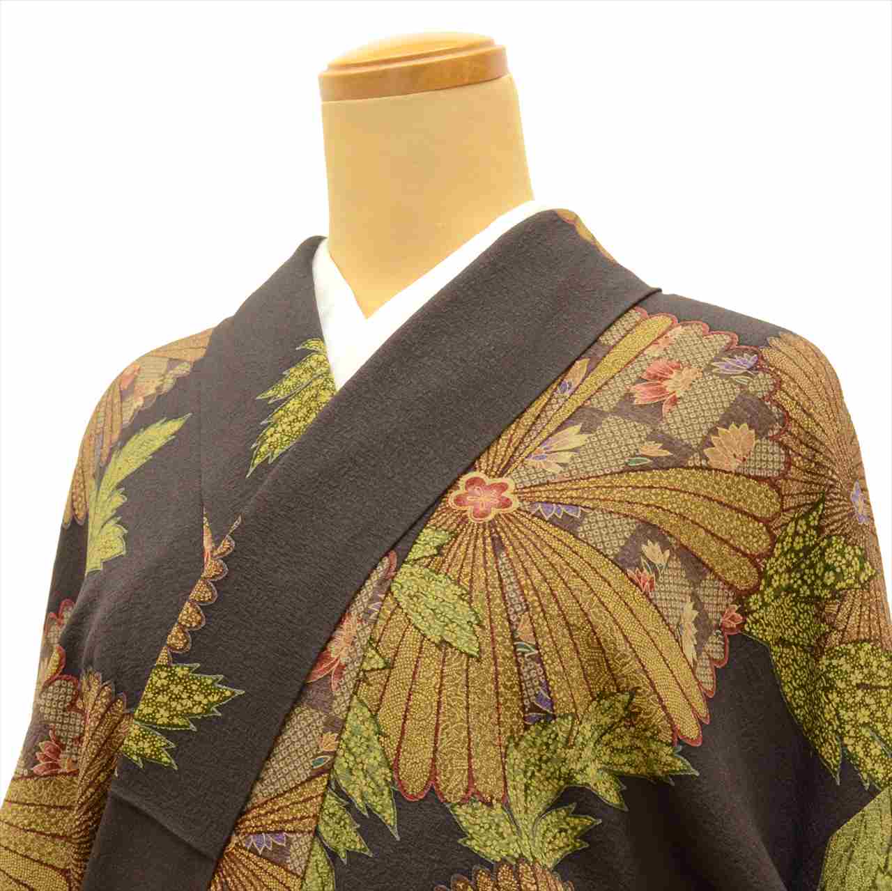[Used] Komon (small patterned) recycled kimono, pure silk, length 159.5cm (M), sleeve length 66.5cm, excellent condition, brown tones, chrysanthemum pattern, crepe fabric, lined, high quality, semi-formal, spring, summer, autumn, winter, ready-made. 