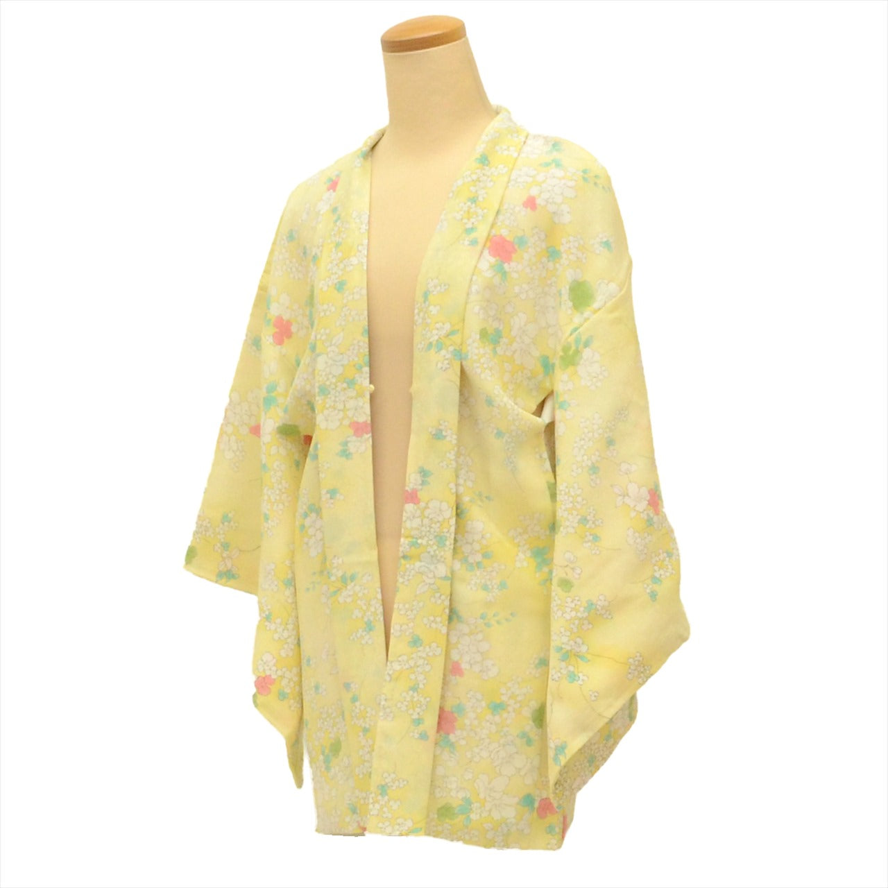 [Used] Haori (Japanese jacket), synthetic fiber, recycled, length 76cm, sleeve length 64.5cm, yellow with floral pattern, tt1369b [Japanese clothing, casual kimono, outlet, retro, antique, affordable, stylish, everyday wear, practice wear, outlet, kimono] 