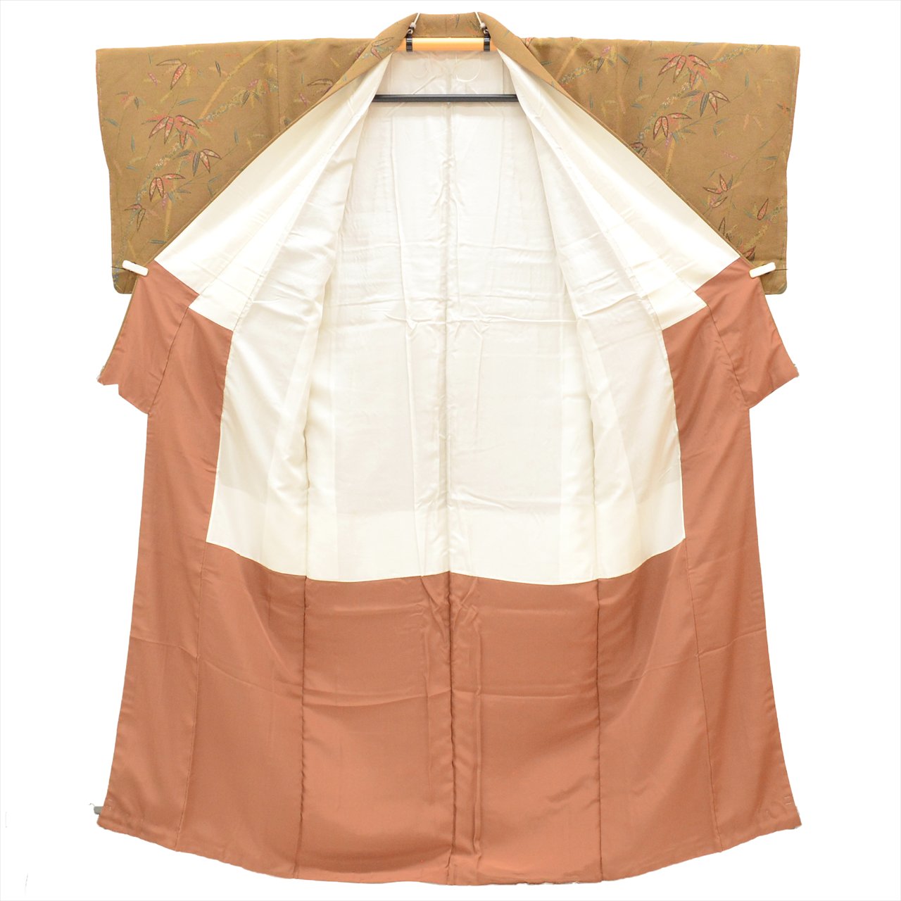 [Used] Komon (small patterned) recycled kimono, pure silk, length 154cm (size S), sleeve length 64.7cm, unused, brown tones, bamboo leaf pattern, crepe fabric, lined, high quality, semi-formal, spring, summer, autumn, winter, ready-made. 