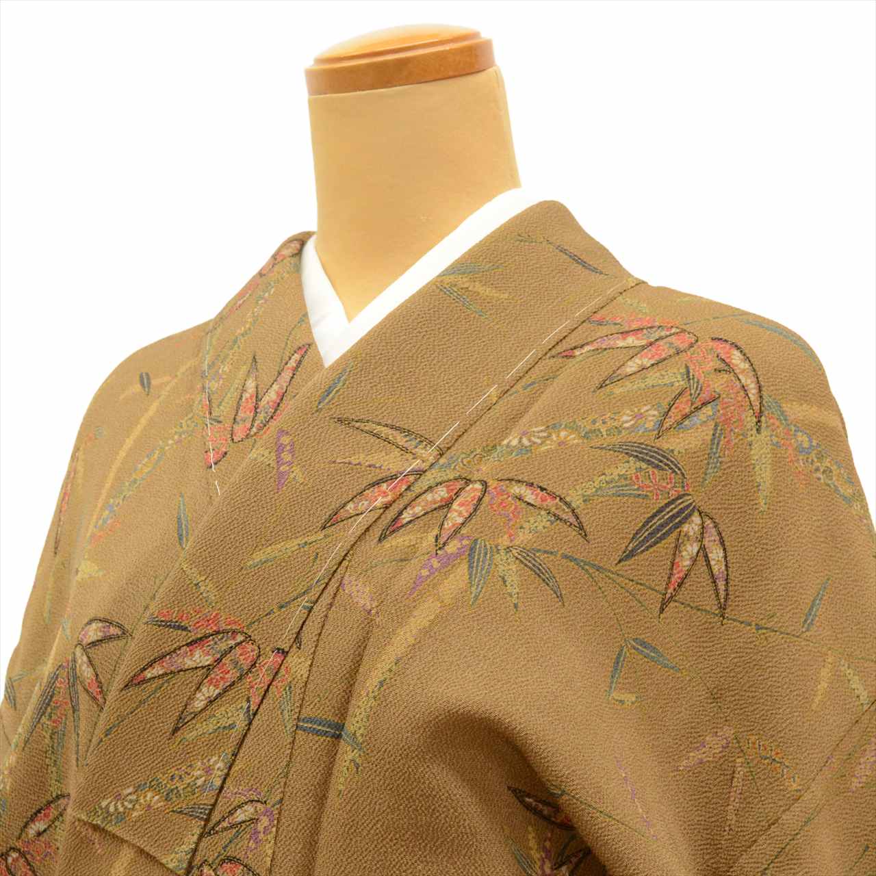 [Used] Komon (small patterned) recycled kimono, pure silk, length 154cm (size S), sleeve length 64.7cm, unused, brown tones, bamboo leaf pattern, crepe fabric, lined, high quality, semi-formal, spring, summer, autumn, winter, ready-made. 