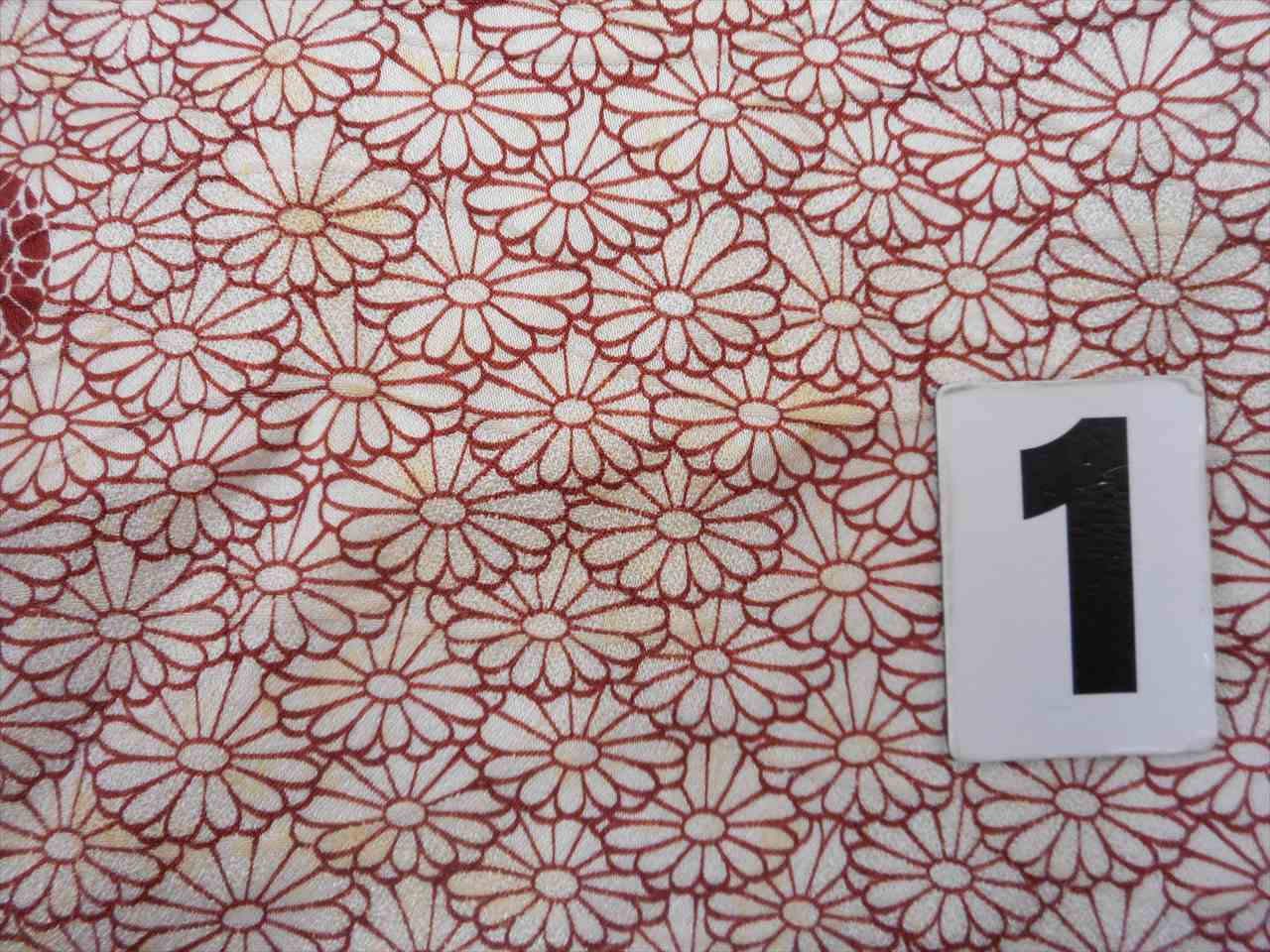 [Used] Komon (small patterned) recycled kimono, pure silk, length 161.5cm (63.6in) (size L), sleeve length 65.8cm (25.9in), white, chrysanthemum pattern, lined, high quality, semi-formal, spring, summer, autumn, winter, ready-made. 