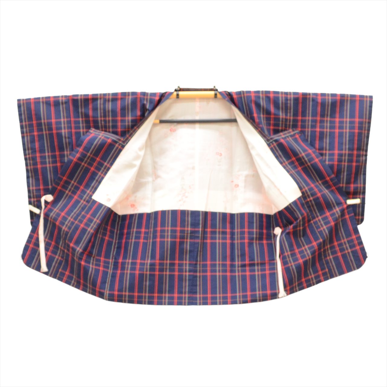 [Used] Recycled Kimono, Silk Kimono, Michiyuki Coat (Oshima Tsumugi style), Length 160.5cm (M), Sleeve Length 64.5cm, Ensemble, Synthetic Fiber, Navy Blue, Checkered Pattern, High Quality, Semi-Formal, Spring, Summer, Autumn, Winter, Ready-made 