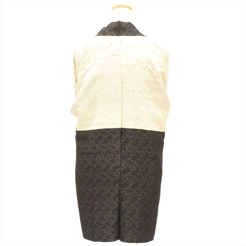 [Used] Silk Haori (kimono jacket), Length 84cm, Sleeve length 64cm, Long haori, Black, Geometric pattern, Family crest, Recycled kimono tt1778b [Japanese clothing, Casual kimono, Retro, Antique, Affordable, Stylish, Everyday wear, Lessons, Kimono] [r26] 
