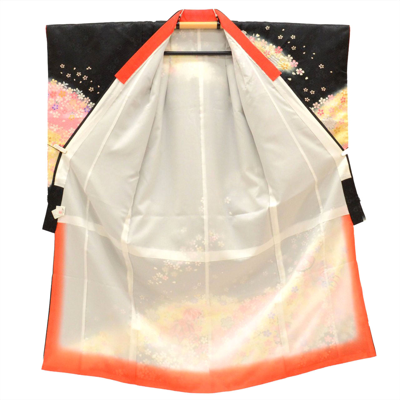 [Used] Shichi-Go-San (7-year-old girl's kimono) - Synthetic fiber, with layered collar, ready-made, recycled kimono, length 129cm, sleeve length 51.5cm, yellow with floral and ball pattern, celebratory garment, Japanese pattern, tt2058b 