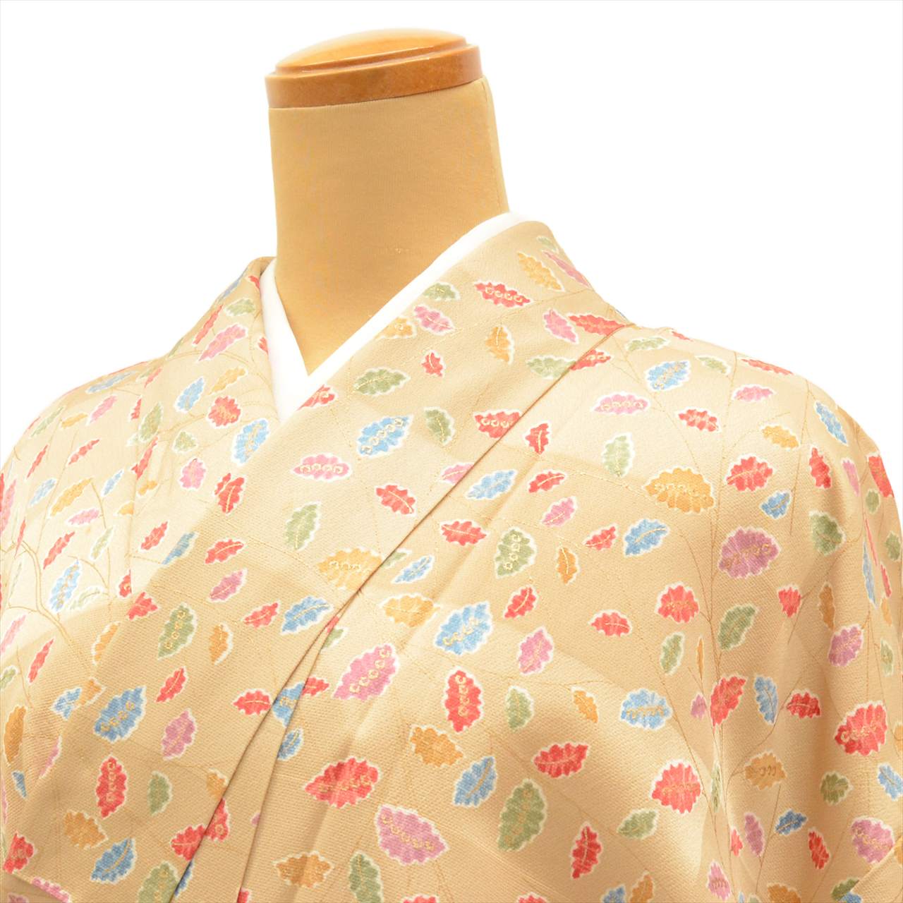 [Used] Komon (small patterned) recycled kimono, pure silk, length 159cm (size M), sleeve length 65.5cm, brown tones, botanical pattern, crepe fabric, gold leaf, lined, high quality, semi-formal, spring, summer, autumn, winter, ready-made. 