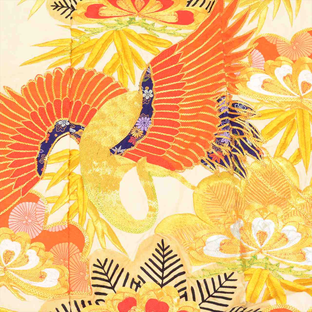[Used] Silk Uchikake (wedding kimono), Length 182cm (Size M), Sleeve Length 66cm, Ready-made, Recycled Kimono, Antique, White, Crane and Pine Tree Pattern, Embroidery, Gold Thread Embroidery, tt2289b [Japanese Clothing, Outlet, Kimono] 