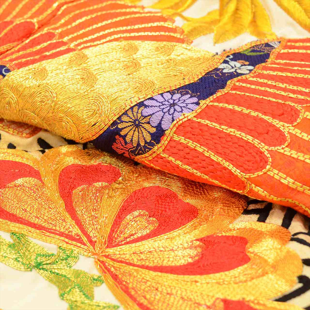 [Used] Silk Uchikake (wedding kimono), Length 182cm (Size M), Sleeve Length 66cm, Ready-made, Recycled Kimono, Antique, White, Crane and Pine Tree Pattern, Embroidery, Gold Thread Embroidery, tt2289b [Japanese Clothing, Outlet, Kimono] 