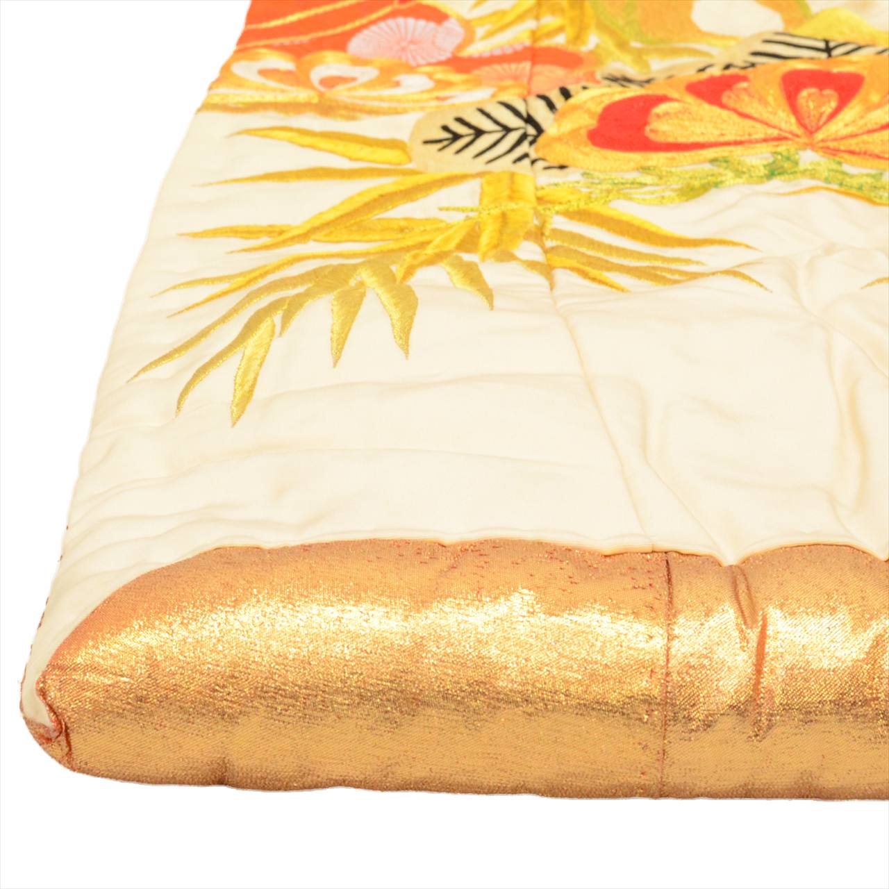 [Used] Silk Uchikake (wedding kimono), Length 182cm (Size M), Sleeve Length 66cm, Ready-made, Recycled Kimono, Antique, White, Crane and Pine Tree Pattern, Embroidery, Gold Thread Embroidery, tt2289b [Japanese Clothing, Outlet, Kimono] 
