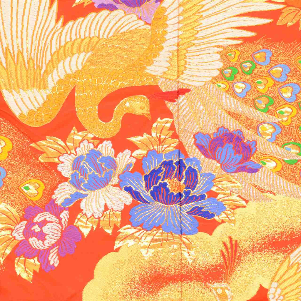 [Used] Silk Uchikake (wedding kimono), Length 190.0cm (74.8in) (L), Sleeve Length 65.0cm (25.6in), Ready-made, Recycled Kimono, Orange, Peacock Pattern, Tang Dynasty Weave, Gold Thread, tt2293b [Japanese Clothing, Outlet, Kimono] 