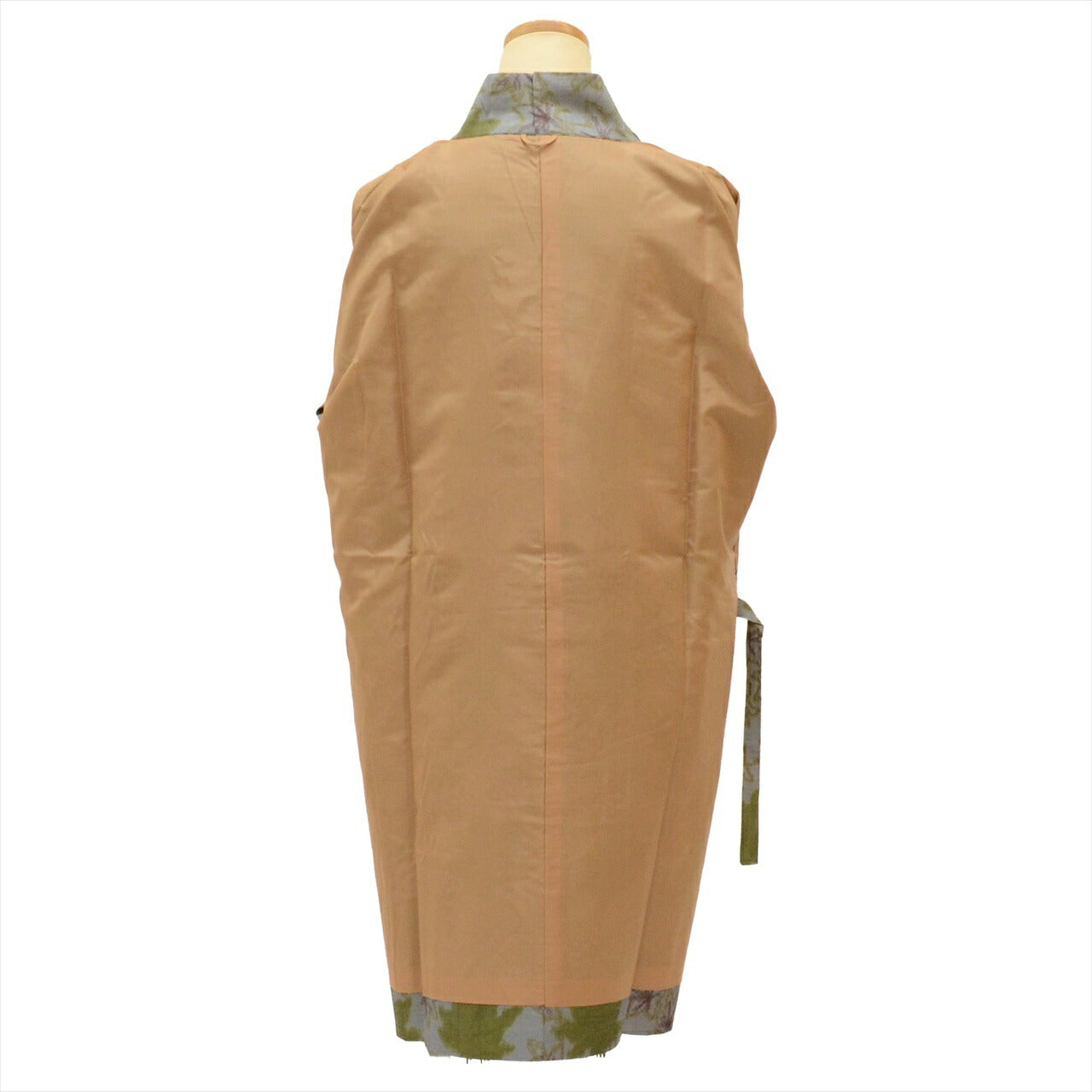 [Used] Silk travel coat, 93.0cm (36.6in) length, 66.8cm (26.3in) sleeve length, recycled kimono, ready-made, gray color, maple leaf pattern, unused, excellent condition, Tsumugi fabric, kimono collar, tt2418b 